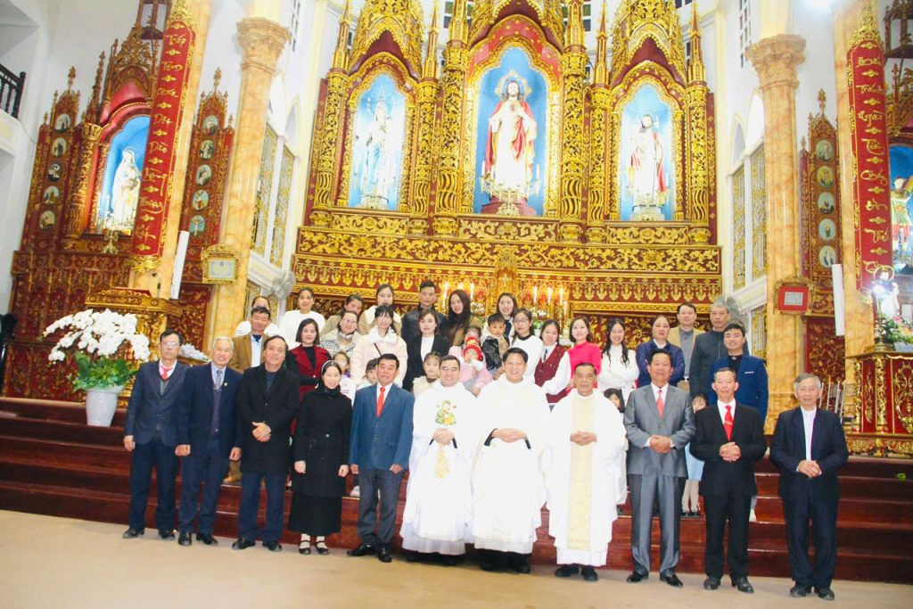 THÁNH LỄ RA MẮT BAN LOAN BÁO TIN MỪNG VÀ TÂN TÒNG GIÁO XỨ HƯNG NGHĨA