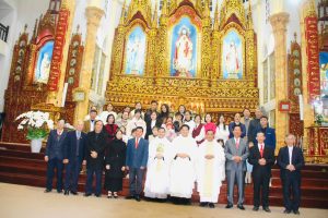 THÁNH LỄ RA MẮT BAN LOAN BÁO TIN MỪNG VÀ TÂN TÒNG GIÁO XỨ HƯNG NGHĨA